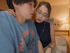 Lén nhìn cặp vú của chịu hàng xóm mà buồi nứng quá