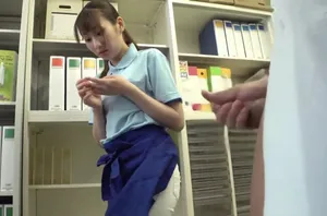 Gã nhà đối diện biến thái thường xuyên nghe tiếng rên của đôi Người vợ Chồng yêu trẻ cạnh bên