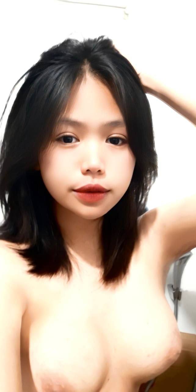 [Nhật ký tình dục của cặp đôi người Hoa - Pháp] Quan hệ tình dục dữ dội trên ghế sofa, không dùng bao cao su, thâm nhập mạnh mẽ vào âm hộ hình bướm, hai lần cực khoái và cuối cùng là nuốt tinh dịch và xuất tinh...