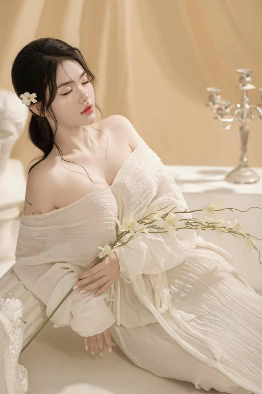Người mới đến biển có bộ ngực lớn! Nhìn lên thằng bạn đang thủ dâm! Tốc độ quan hệ nhanh, hai bầu ngực rung chuyển, bảy giờ liên tục ~ quan hệ tuyệt đến mức cô ấy rên rỉ và rên rỉ...